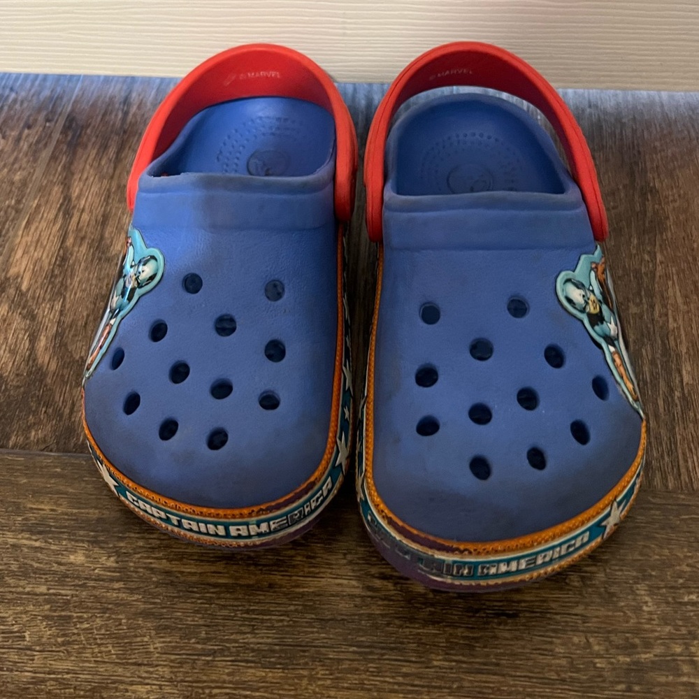 Captain America Crocs